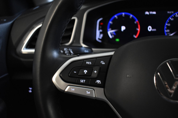 Volkswagen T-Roc 1.5 TSI 150PK DSG STYLE VIRTUAL/CARPLAY/CAMERA