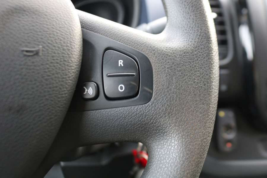 Opel Vivaro 1.6 CDTI 125pk L2 H1 Airco Navigatie Imperiaal Trekhaak Inrichting