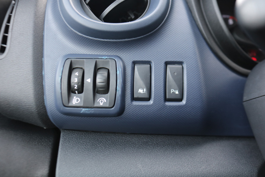 Opel Vivaro 1.6 CDTI 125pk L2 H1 Airco Navigatie Imperiaal Trekhaak Inrichting