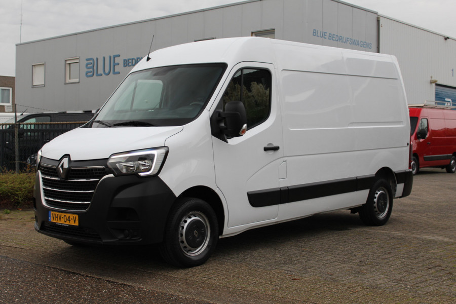 Renault Master T33 2.3 dCi 135PK E6 L2H2 ✓ 3-zits ✓ trekhaak 2500KG ✓ navigatie ✓ camera