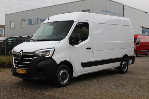Renault Master T33 2.3 dCi 135PK E6 L2H2 ✓ 3-zits ✓ trekhaak 2500KG ✓ navigatie ✓ camera
