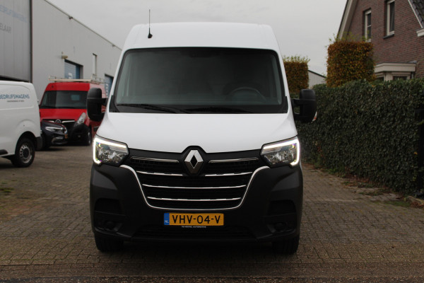Renault Master T33 2.3 dCi 135PK E6 L2H2 ✓ 3-zits ✓ trekhaak 2500KG ✓ navigatie ✓ camera