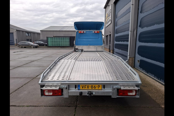 Volkswagen Crafter 35 2.0 TDI L4 Trendline OPRIJWAGEN / AMBULANCE / TRAILER / EURO 6 / LAADVERMOGEN 1500 KG !!