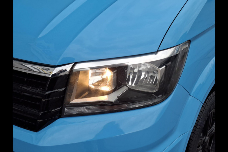 Volkswagen Crafter 35 2.0 TDI L4 Trendline OPRIJWAGEN / AMBULANCE / TRAILER / EURO 6 / LAADVERMOGEN 1500 KG !!