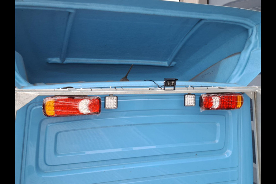 Volkswagen Crafter 35 2.0 TDI L4 Trendline OPRIJWAGEN / AMBULANCE / TRAILER / EURO 6 / LAADVERMOGEN 1500 KG !!