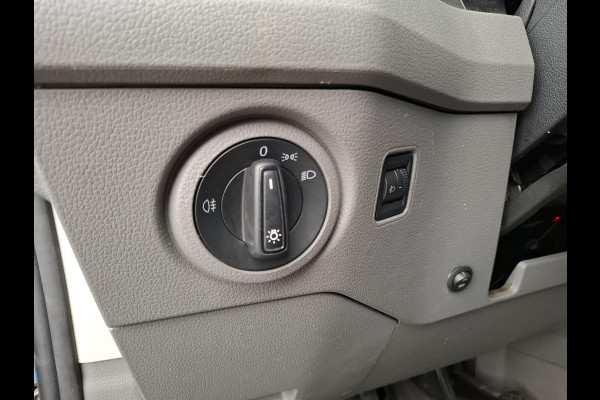 Volkswagen Crafter 35 2.0 TDI L4 Trendline OPRIJWAGEN / AMBULANCE / TRAILER / EURO 6 / LAADVERMOGEN 1500 KG !!