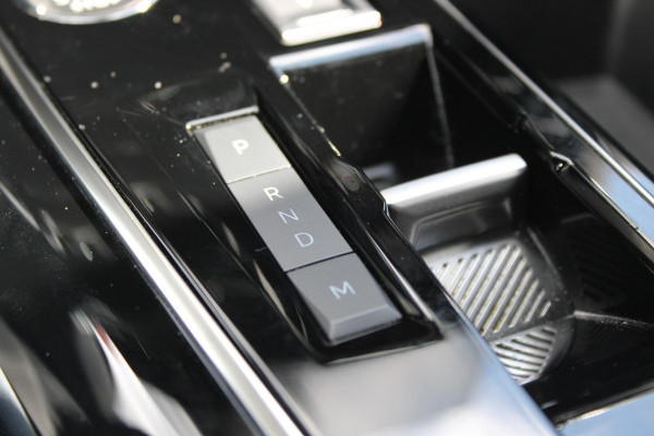 Peugeot 3008 1.2 Hybrid 136PK GT | 360° CAMERA | NAVIGATIE | ADAPTIVE CRUISE CONTROL | APPLE CARPLAY/ANDROID AUTO | CLIMATE CONTROL | 18" LICHTMETALEN VELGEN | DODEHOEK DETECTIE | KEYLESS ENTRY/START | FULL LED KOPLAMPEN | PARKEERSENSOREN VOOR EN ACHTER | DAB+ RADIO | LANE ASSIST |