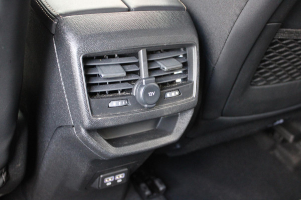 Peugeot 3008 1.2 Hybrid 136PK GT | 360° CAMERA | NAVIGATIE | ADAPTIVE CRUISE CONTROL | APPLE CARPLAY/ANDROID AUTO | CLIMATE CONTROL | 18" LICHTMETALEN VELGEN | DODEHOEK DETECTIE | KEYLESS ENTRY/START | FULL LED KOPLAMPEN | PARKEERSENSOREN VOOR EN ACHTER | DAB+ RADIO | LANE ASSIST |