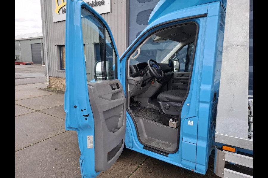 Volkswagen Crafter 35 2.0 TDI L4 Trendline OPRIJWAGEN / AMBULANCE / TRAILER / EURO 6 / LAADVERMOGEN 1500 KG !!