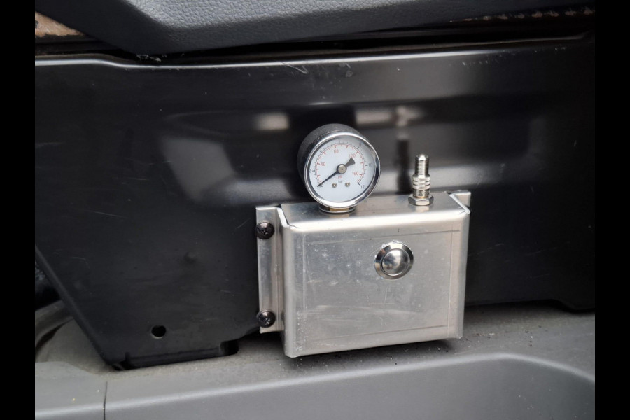 Volkswagen Crafter 35 2.0 TDI L4 Trendline OPRIJWAGEN / AMBULANCE / TRAILER / EURO 6 / LAADVERMOGEN 1500 KG !!