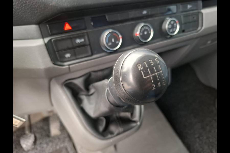 Volkswagen Crafter 35 2.0 TDI L4 Trendline OPRIJWAGEN / AMBULANCE / TRAILER / EURO 6 / LAADVERMOGEN 1500 KG !!