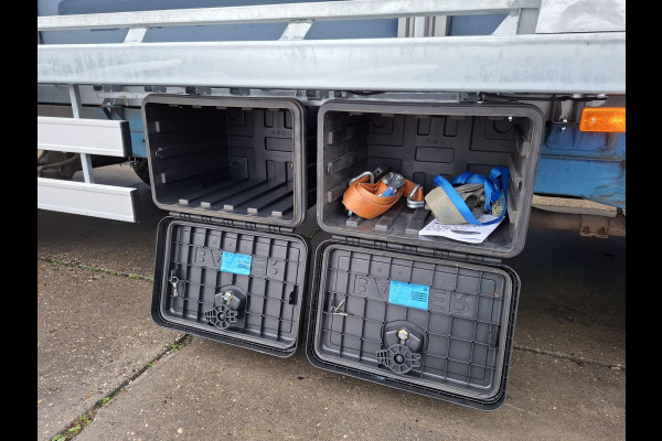 Volkswagen Crafter 35 2.0 TDI L4 Trendline OPRIJWAGEN / AMBULANCE / TRAILER / EURO 6 / LAADVERMOGEN 1500 KG !!