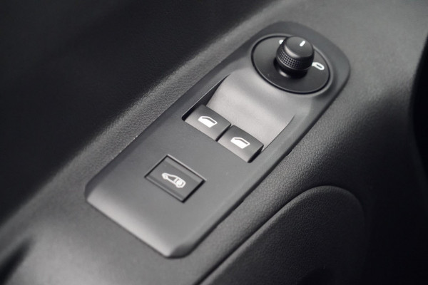 Citroën Berlingo 1.2 PureTech Club / Benzine / EX. BTW / 3 Pers. / Navi / Cruise / Airco / 70dkm NAP