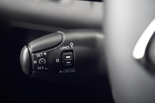 Citroën Berlingo 1.2 PureTech Club / Benzine / EX. BTW / 3 Pers. / Navi / Cruise / Airco / 70dkm NAP