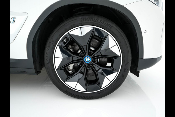 BMW iX3 High Executive 80 kWh {SOH-100%} [ 3-Fase ] (INCL.BTW) Aut. *PANO | HEAD-UP | LUXURY-LEATHER | ADAPTIVE-CRUISE | FULL-LED | BLIND-SPOT | MEMORY-PACK | DIGI-COCKPIT | HEATED-COMFORTSEATS | KEYLESS | TOP-VIEW | DAB+ | NAVI | TOWBAR | 20'