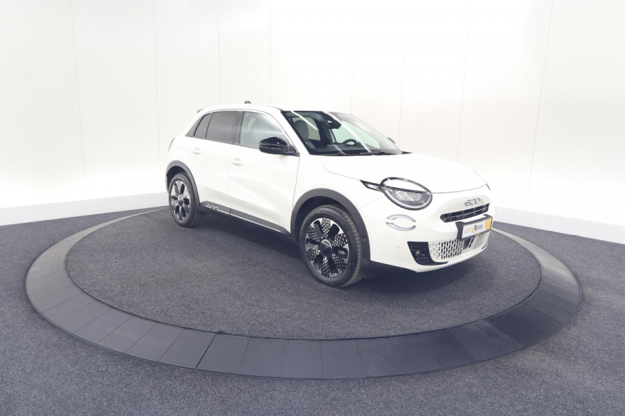 Fiat 600 1.2 Hybrid 100 DCT6 La Prima | Camera | Adaptieve Cruise Control | Dodehoekdetectie | Stoelverwarming