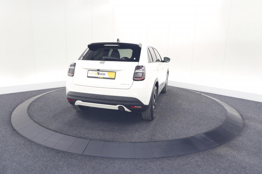 Fiat 600 1.2 Hybrid 100 DCT6 La Prima | Camera | Adaptieve Cruise Control | Dodehoekdetectie | Stoelverwarming