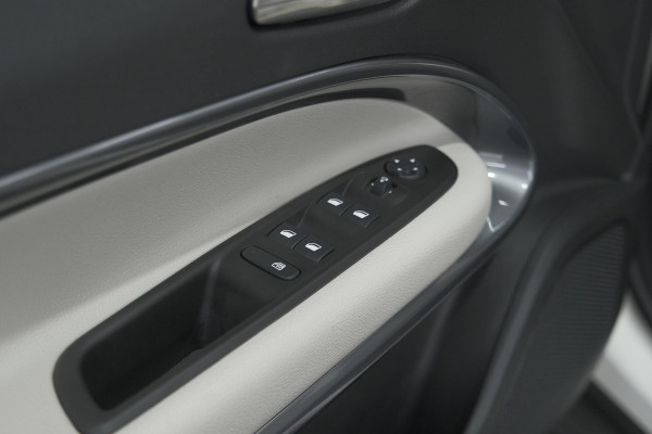 Fiat 600 1.2 Hybrid 100 DCT6 La Prima | Camera | Adaptieve Cruise Control | Dodehoekdetectie | Stoelverwarming