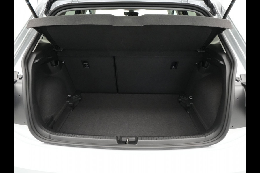 Volkswagen Polo 1.0 TSI 95pk Life Edition Navi via App Acc Pdc Camera Privacy glas Argon