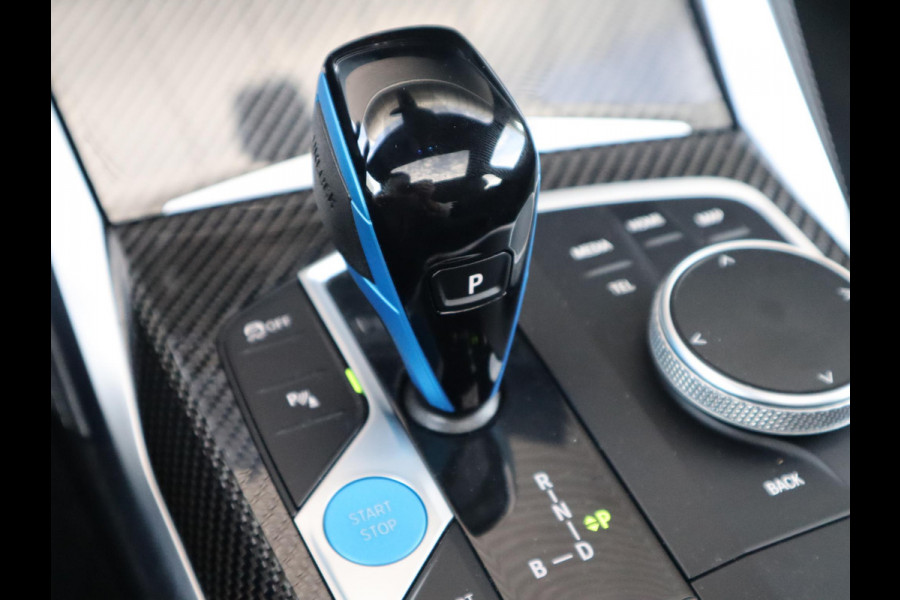 BMW i4 eDrive40 High Executive M Sport Pakket Automaat / Live Cockpit Professional / Schuif-/kanteldak / Driving Assistant / Leder / Hifi / M Sportremsysteem / Stoelverwarming / Extra Getint Glas /  M Achterspoiler / Shadow Line