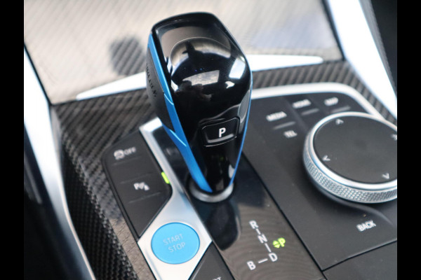 BMW i4 eDrive40 High Executive M Sport Pakket Automaat / Live Cockpit Professional / Schuif-/kanteldak / Driving Assistant / Leder / Hifi / M Sportremsysteem / Stoelverwarming / Extra Getint Glas /  M Achterspoiler / Shadow Line