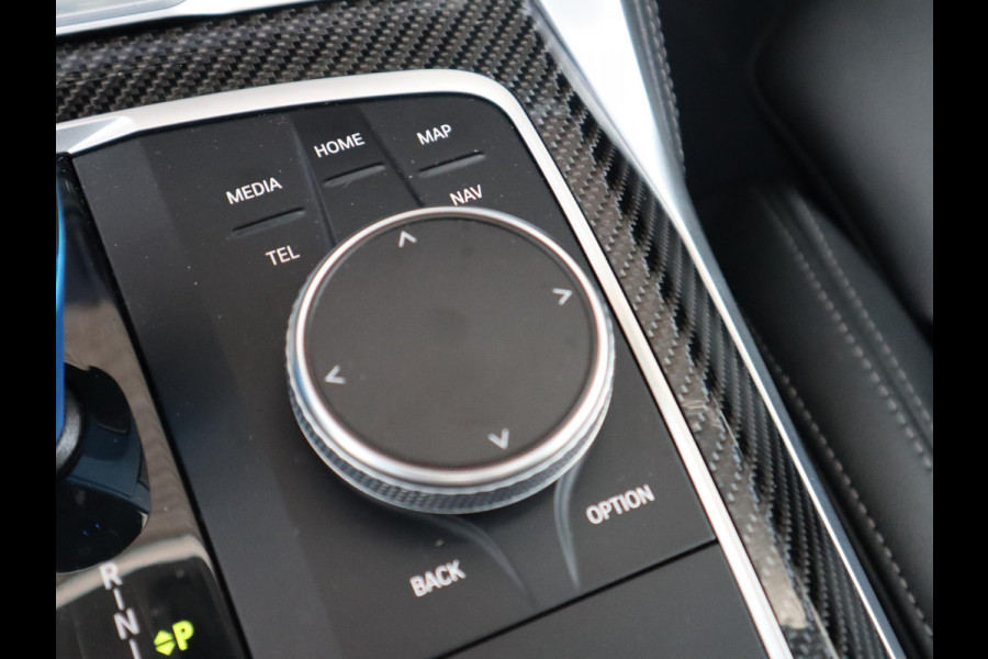 BMW i4 eDrive40 High Executive M Sport Pakket Automaat / Live Cockpit Professional / Schuif-/kanteldak / Driving Assistant / Leder / Hifi / M Sportremsysteem / Stoelverwarming / Extra Getint Glas /  M Achterspoiler / Shadow Line