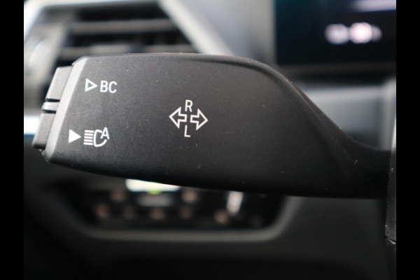 BMW i4 eDrive40 High Executive M Sport Pakket Automaat / Live Cockpit Professional / Schuif-/kanteldak / Driving Assistant / Leder / Hifi / M Sportremsysteem / Stoelverwarming / Extra Getint Glas /  M Achterspoiler / Shadow Line