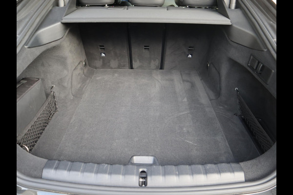 BMW i4 eDrive40 High Executive M Sport Pakket Automaat / Live Cockpit Professional / Schuif-/kanteldak / Driving Assistant / Leder / Hifi / M Sportremsysteem / Stoelverwarming / Extra Getint Glas /  M Achterspoiler / Shadow Line