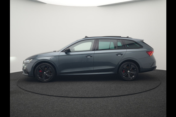 Škoda Octavia Combi 1.4 TSI RS iV Plug In Hybrid 245pk PHEV | Panodak | Apple Carplay | Sportstoelen Verwarmd | 18"L.M | Stuur Verwarmd | Navigatie | Keyless | Virtual | Sfeerverlichting | Cruise Control | DAB |