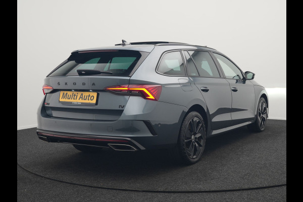 Škoda Octavia Combi 1.4 TSI RS iV Plug In Hybrid 245pk PHEV | Panodak | Apple Carplay | Sportstoelen Verwarmd | 18"L.M | Stuur Verwarmd | Navigatie | Keyless | Virtual | Sfeerverlichting | Cruise Control | DAB |