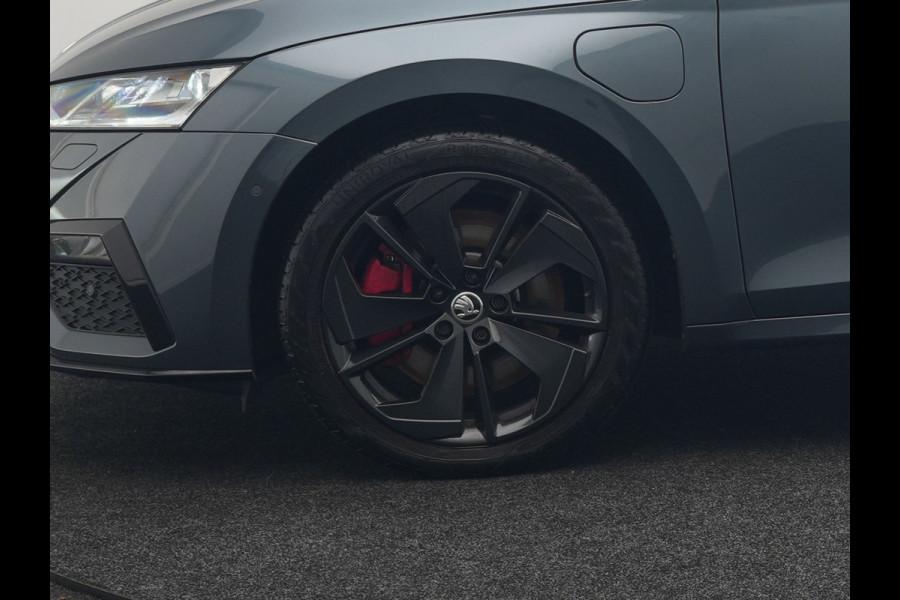 Škoda Octavia Combi 1.4 TSI RS iV Plug In Hybrid 245pk PHEV | Panodak | Apple Carplay | Sportstoelen Verwarmd | 18"L.M | Stuur Verwarmd | Navigatie | Keyless | Virtual | Sfeerverlichting | Cruise Control | DAB |