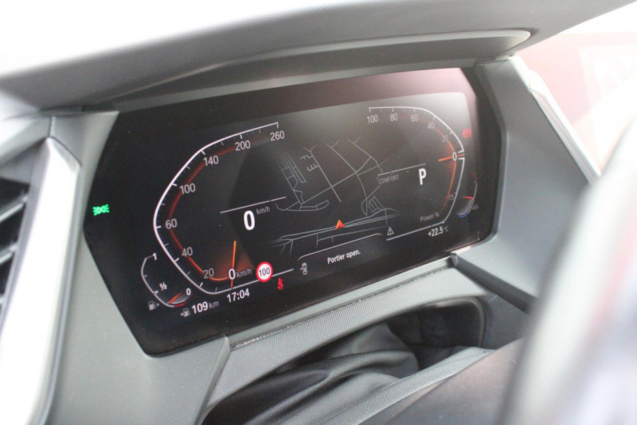 BMW 1-serie 118i 136PK INTRODUCTION EDITION M-SPORT | PANORAMISCH SCHUIF/KANTEL DAK | SHADOW LINE PAKKET | SFEER VERLICHTING | LEDEREN BEKLEDING "DAKOTA GEPERFOREERD" | ACHTERUITRIJ CAMERA | PARKEERSENSOREN VOOR EN ACHTER | ALARM | STOEL VERWARMING | DRAADLOZE APPLE CARPLAY/ANDROID AUTO | LICHTMETALEN VELGEN 17" | LANE ASSIST | DAB+ RADIO | SPORT STOELEN | WARMTE WEREND GLAS  | BMW LIVE COCKPIT PROFESSIONAL |