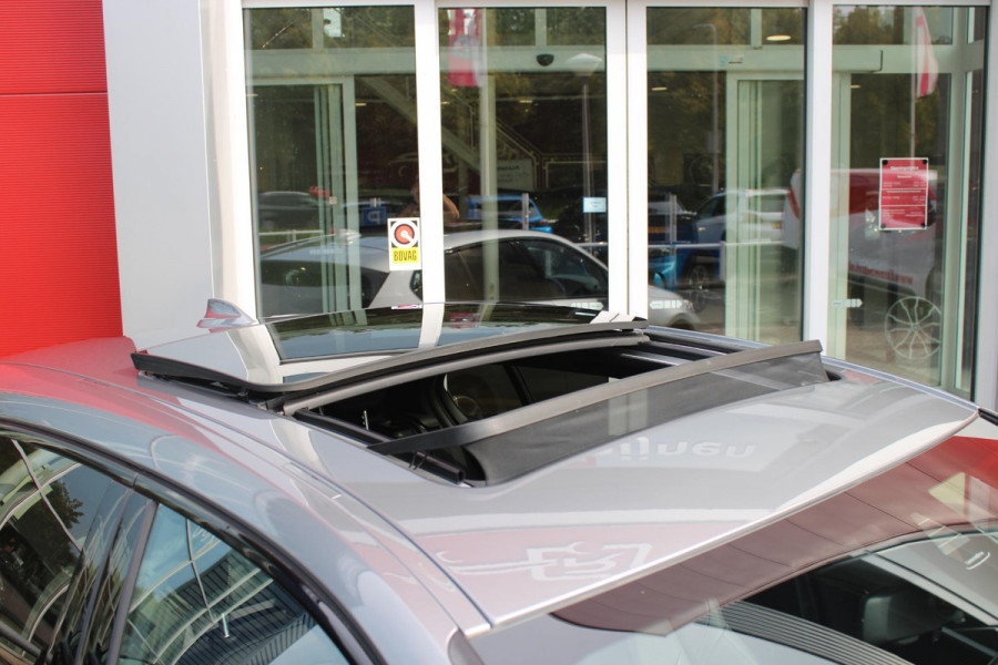 BMW 1-serie 118i 136PK INTRODUCTION EDITION M-SPORT | PANORAMISCH SCHUIF/KANTEL DAK | SHADOW LINE PAKKET | SFEER VERLICHTING | LEDEREN BEKLEDING "DAKOTA GEPERFOREERD" | ACHTERUITRIJ CAMERA | PARKEERSENSOREN VOOR EN ACHTER | ALARM | STOEL VERWARMING | DRAADLOZE APPLE CARPLAY/ANDROID AUTO | LICHTMETALEN VELGEN 17" | LANE ASSIST | DAB+ RADIO | SPORT STOELEN | WARMTE WEREND GLAS  | BMW LIVE COCKPIT PROFESSIONAL |