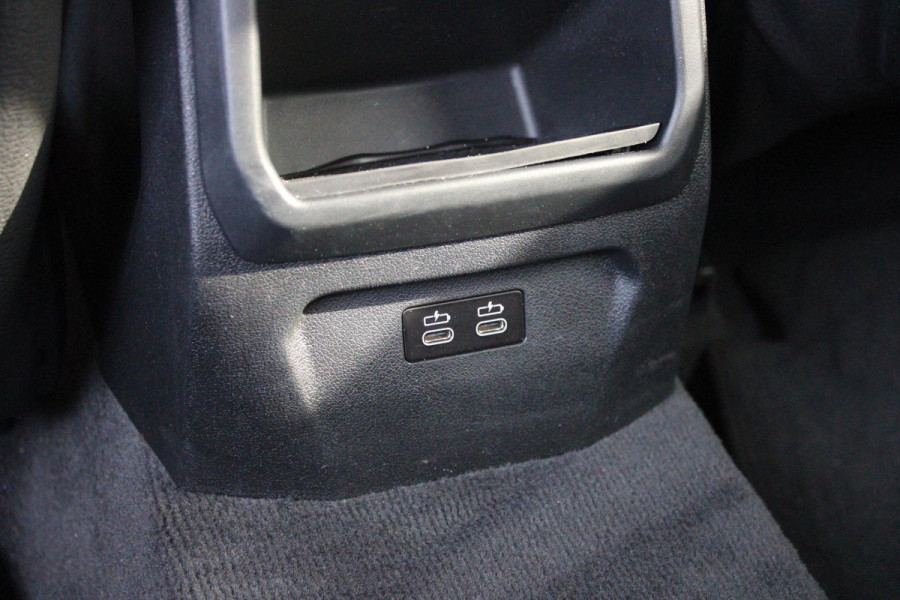 BMW 1-serie 118i 136PK INTRODUCTION EDITION M-SPORT | PANORAMISCH SCHUIF/KANTEL DAK | SHADOW LINE PAKKET | SFEER VERLICHTING | LEDEREN BEKLEDING "DAKOTA GEPERFOREERD" | ACHTERUITRIJ CAMERA | PARKEERSENSOREN VOOR EN ACHTER | ALARM | STOEL VERWARMING | DRAADLOZE APPLE CARPLAY/ANDROID AUTO | LICHTMETALEN VELGEN 17" | LANE ASSIST | DAB+ RADIO | SPORT STOELEN | WARMTE WEREND GLAS  | BMW LIVE COCKPIT PROFESSIONAL |