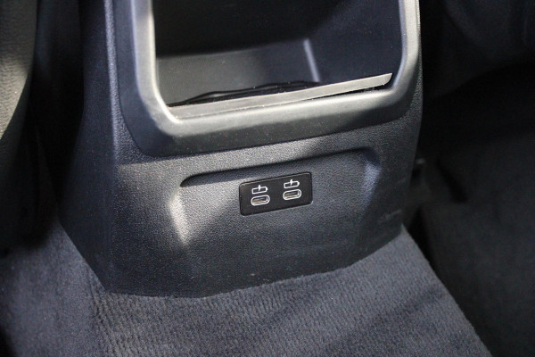 BMW 1-serie 118i 136PK INTRODUCTION EDITION M-SPORT | PANORAMISCH SCHUIF/KANTEL DAK | SHADOW LINE PAKKET | SFEER VERLICHTING | LEDEREN BEKLEDING "DAKOTA GEPERFOREERD" | ACHTERUITRIJ CAMERA | PARKEERSENSOREN VOOR EN ACHTER | ALARM | STOEL VERWARMING | DRAADLOZE APPLE CARPLAY/ANDROID AUTO | LICHTMETALEN VELGEN 17" | LANE ASSIST | DAB+ RADIO | SPORT STOELEN | WARMTE WEREND GLAS  | BMW LIVE COCKPIT PROFESSIONAL |