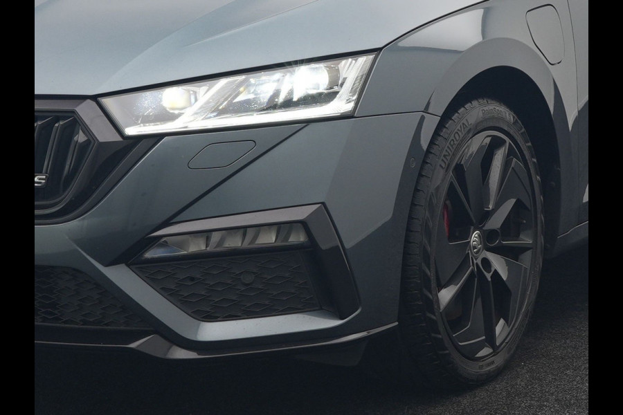 Škoda Octavia Combi 1.4 TSI RS iV Plug In Hybrid 245pk PHEV | Panodak | Apple Carplay | Sportstoelen Verwarmd | 18"L.M | Stuur Verwarmd | Navigatie | Keyless | Virtual | Sfeerverlichting | Cruise Control | DAB |