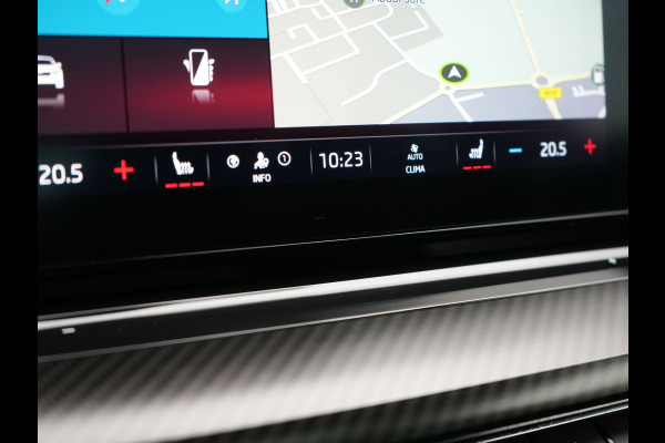 Škoda Octavia Combi 1.4 TSI RS iV Plug In Hybrid 245pk PHEV | Panodak | Apple Carplay | Sportstoelen Verwarmd | 18"L.M | Stuur Verwarmd | Navigatie | Keyless | Virtual | Sfeerverlichting | Cruise Control | DAB |