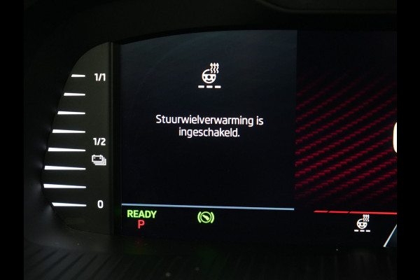 Škoda Octavia Combi 1.4 TSI RS iV Plug In Hybrid 245pk PHEV | Panodak | Apple Carplay | Sportstoelen Verwarmd | 18"L.M | Stuur Verwarmd | Navigatie | Keyless | Virtual | Sfeerverlichting | Cruise Control | DAB |