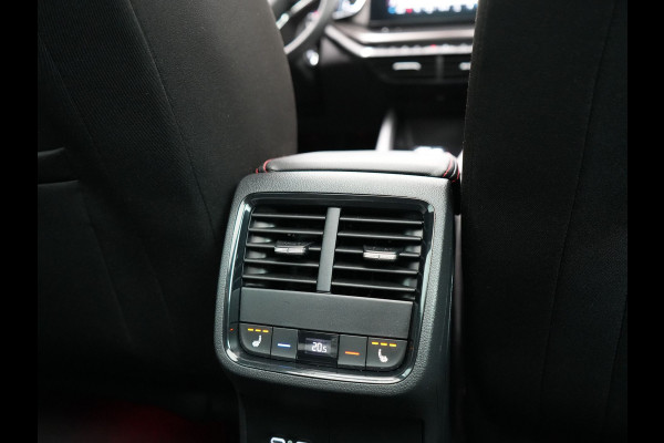Škoda Octavia Combi 1.4 TSI RS iV Plug In Hybrid 245pk PHEV | Panodak | Apple Carplay | Sportstoelen Verwarmd | 18"L.M | Stuur Verwarmd | Navigatie | Keyless | Virtual | Sfeerverlichting | Cruise Control | DAB |