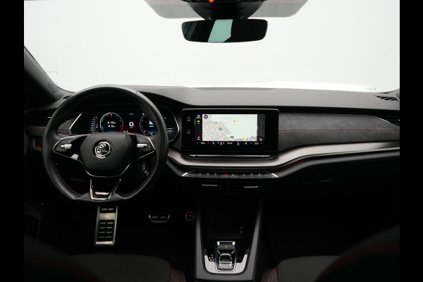 Škoda Octavia Combi 1.4 TSI RS iV Plug In Hybrid 245pk PHEV | Panodak | Apple Carplay | Sportstoelen Verwarmd | 18"L.M | Stuur Verwarmd | Navigatie | Keyless | Virtual | Sfeerverlichting | Cruise Control | DAB |