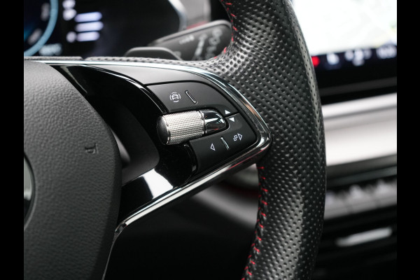 Škoda Octavia Combi 1.4 TSI RS iV Plug In Hybrid 245pk PHEV | Panodak | Apple Carplay | Sportstoelen Verwarmd | 18"L.M | Stuur Verwarmd | Navigatie | Keyless | Virtual | Sfeerverlichting | Cruise Control | DAB |