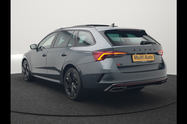 Škoda Octavia Combi 1.4 TSI RS iV Plug In Hybrid 245pk PHEV | Panodak | Apple Carplay | Sportstoelen Verwarmd | 18"L.M | Stuur Verwarmd | Navigatie | Keyless | Virtual | Sfeerverlichting | Cruise Control | DAB |
