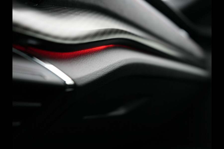 Škoda Octavia Combi 1.4 TSI RS iV Plug In Hybrid 245pk PHEV | Panodak | Apple Carplay | Sportstoelen Verwarmd | 18"L.M | Stuur Verwarmd | Navigatie | Keyless | Virtual | Sfeerverlichting | Cruise Control | DAB |