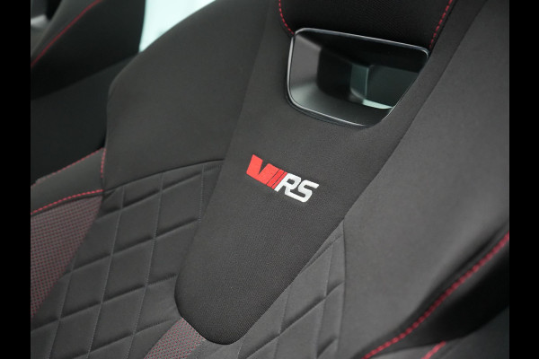 Škoda Octavia Combi 1.4 TSI RS iV Plug In Hybrid 245pk PHEV | Panodak | Apple Carplay | Sportstoelen Verwarmd | 18"L.M | Stuur Verwarmd | Navigatie | Keyless | Virtual | Sfeerverlichting | Cruise Control | DAB |