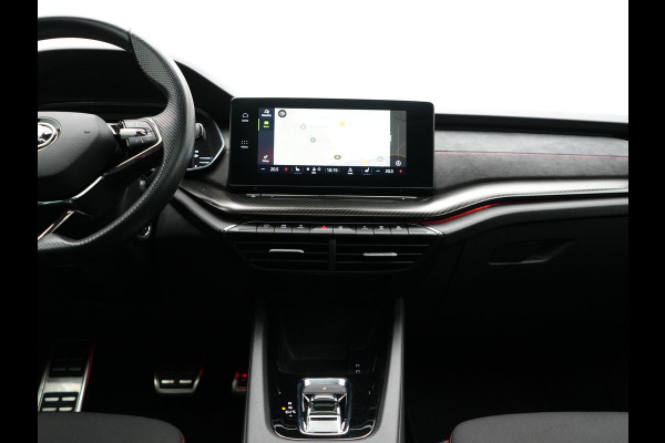 Škoda Octavia Combi 1.4 TSI RS iV Plug In Hybrid 245pk PHEV | Panodak | Apple Carplay | Sportstoelen Verwarmd | 18"L.M | Stuur Verwarmd | Navigatie | Keyless | Virtual | Sfeerverlichting | Cruise Control | DAB |