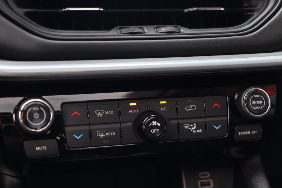 Jeep Compass 4xe 240 Limited / PANODAK / CAMERA / FACELIFT / CARPLAY