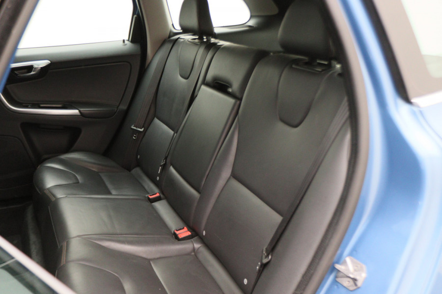 Volvo XC60 2.0 D4 FWD R-Design