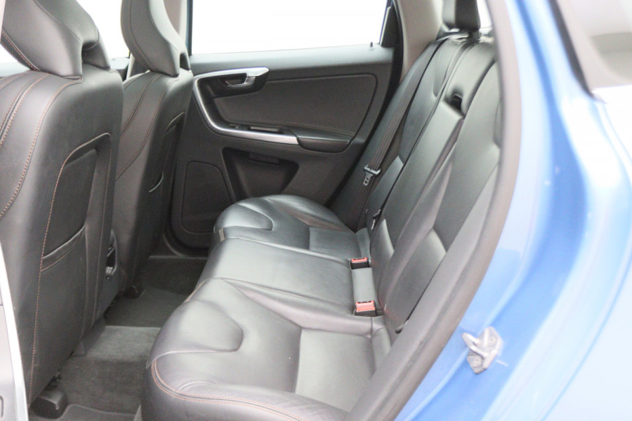 Volvo XC60 2.0 D4 FWD R-Design