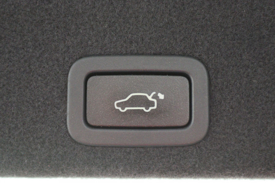 Volvo XC60 2.0 D4 FWD R-Design