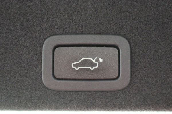 Volvo XC60 2.0 D4 FWD R-Design